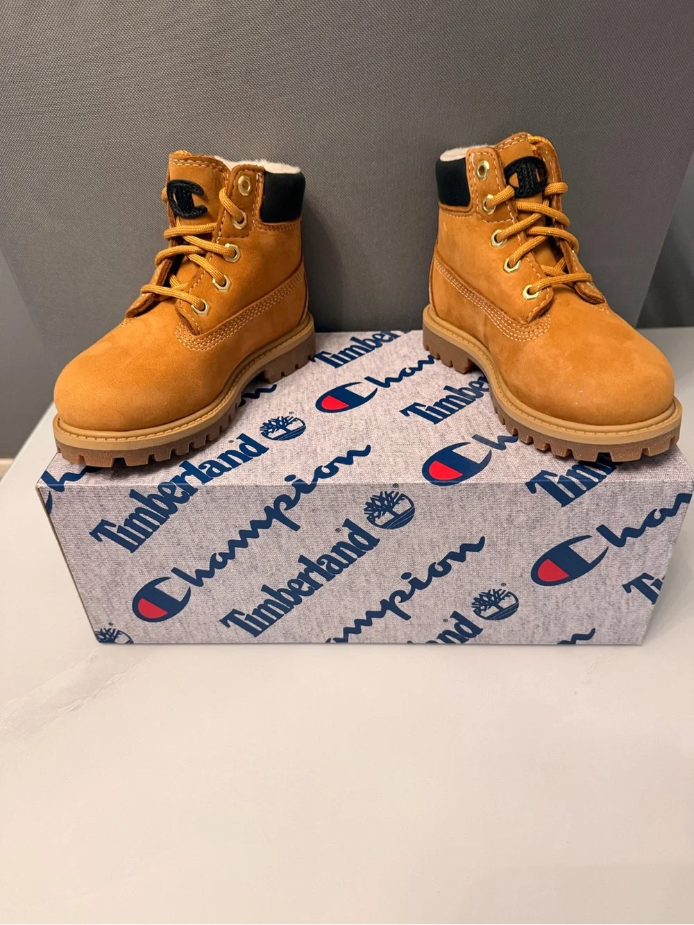 Champion x Timberland 6-Inch Premium Shearling Toddler Boot Size 8